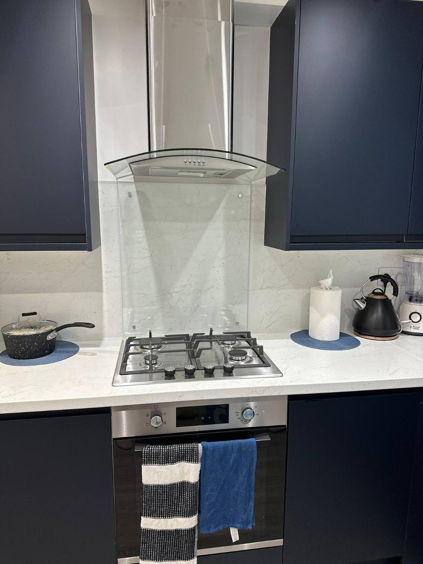3bed 2bath House-free Parking-hi Speed Wifi-garden-entire Home-2mins From Train Station * Londen
