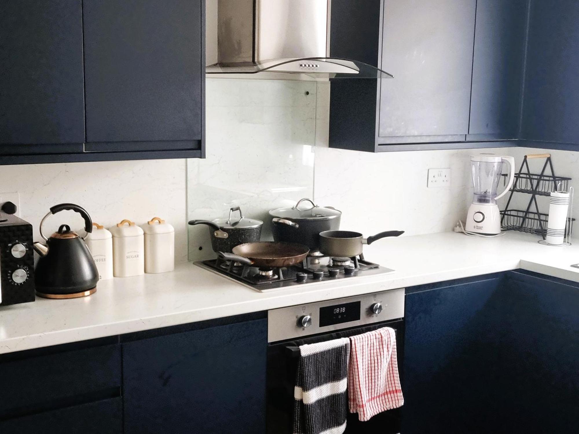 Vakantiehuis 3bed 2bath House-free Parking-hi Speed Wifi-garden-entire Home-2mins From Train Station Londen